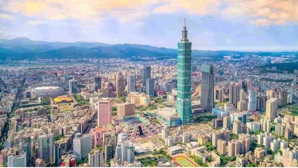 HỆ VỪA HỌC VỪA LÀM VÀ CHUYÊN BAN QUỐC TẾ CÓ KHÁC BIỆT GÌ