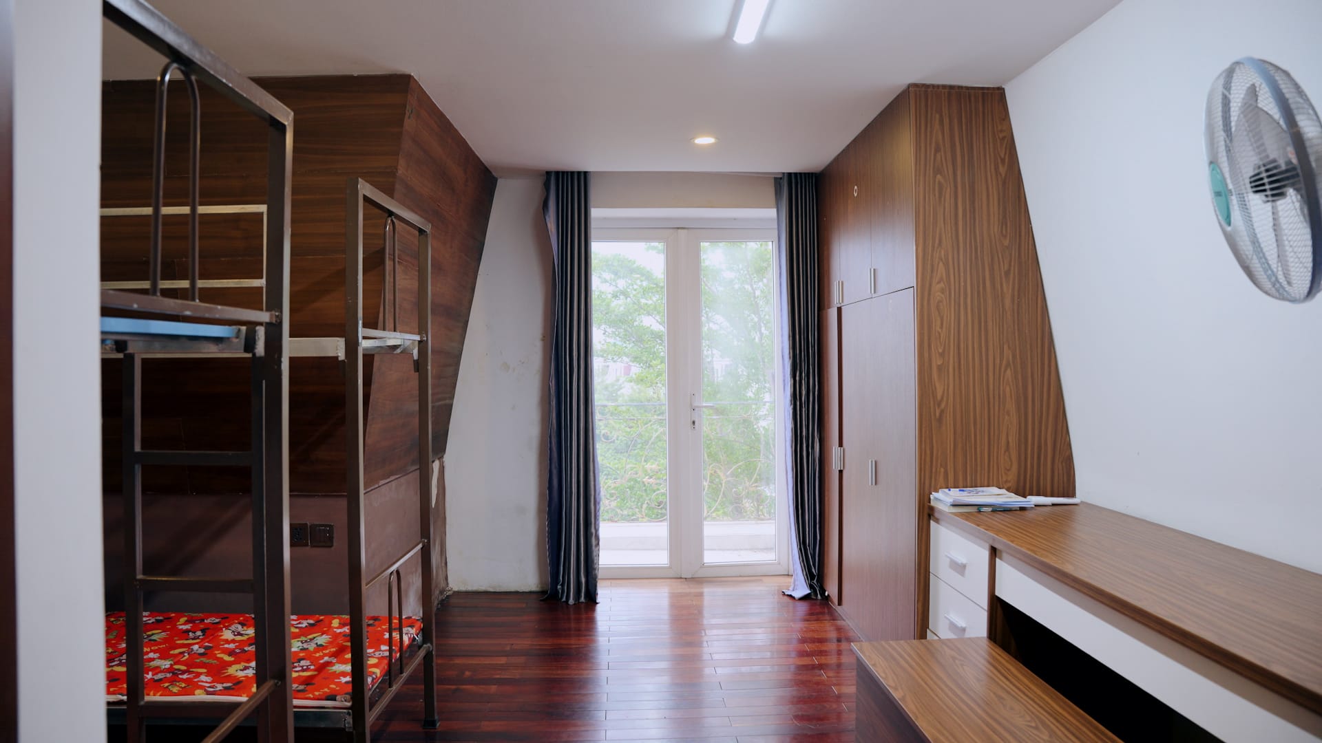 Source.00_02_12_02.Still001